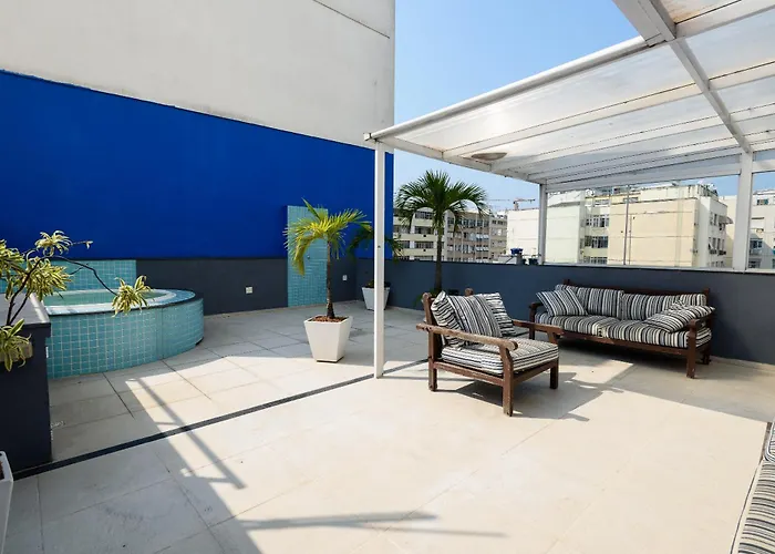 Spacious Duplex Penthouse Arpoador